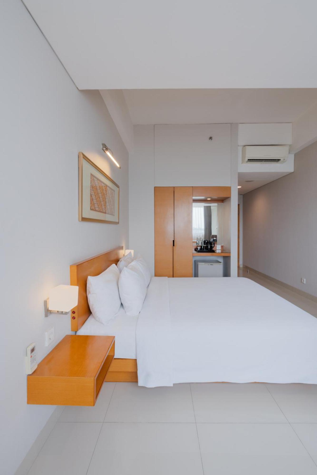 The Capital Hotel סוראבאיה מראה חיצוני תמונה